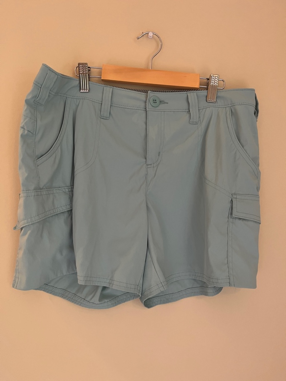 Bass Pro Shops Women's Teal Cargo Shorts